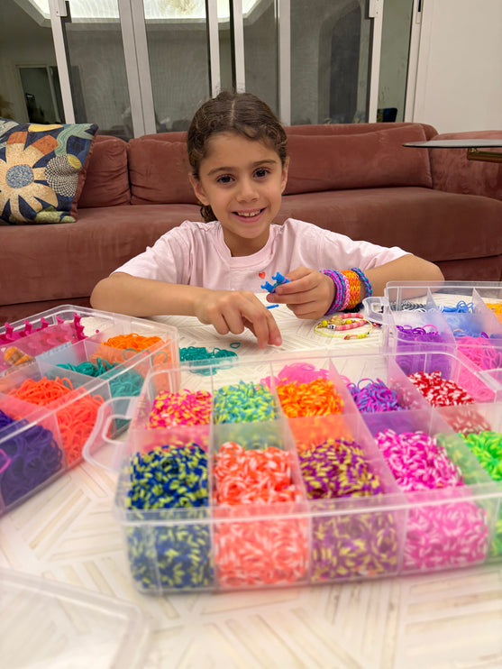 tini Clubhouse: Jana’s loom-band making workshop